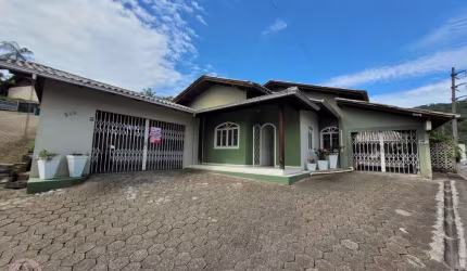 Casa com 2 quartos para alugar no Ilha da Figueira, Jaraguá do Sul , 90 m2 por R$ 2.100
