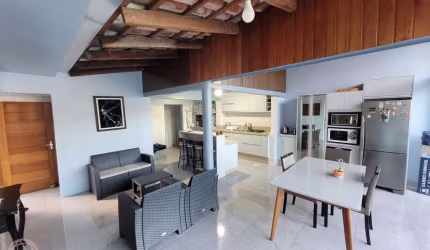 Casa com 5 quartos para alugar no São Luís, Jaraguá do Sul , 180 m2 por R$ 5.000