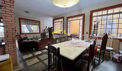Casa à venda, 3 quartos, 2 suítes, 6 vagas, Buritis - Belo Horizonte/MG