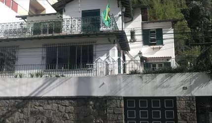 Casa- Petrópolis, Centro