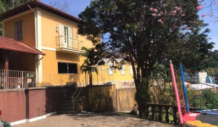 Casa- Petrópolis, Castelânea