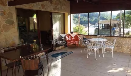 Casa- Petrópolis, Centro
