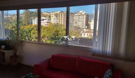 Apartamento- Petrópolis, Centro