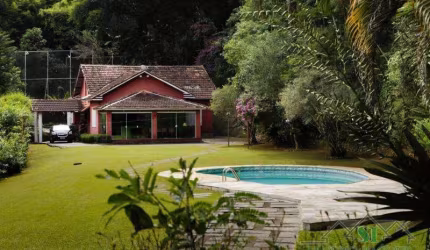 Casa- Petrópolis, Corrêas