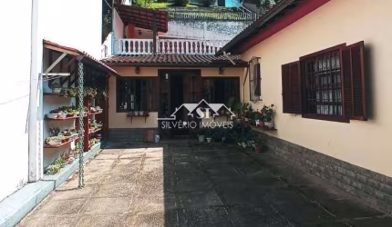 Casa- Petrópolis, Castelânea