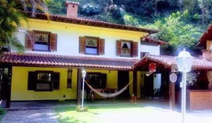 Casa- Petrópolis, Araras