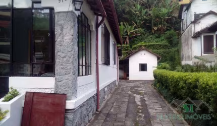 Casa- Petrópolis, Centro