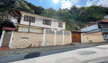 Casa- Petrópolis, Corrêas