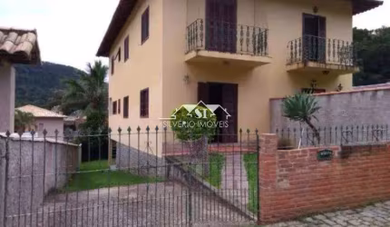 Casa- Petrópolis, Posse
