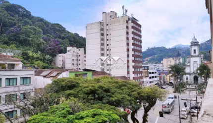 Apartamento- Petrópolis, Centro