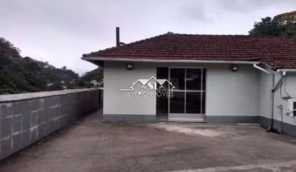 Apartamento- Petrópolis, Castelânea