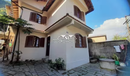 Casa- Petrópolis, São Sebastião