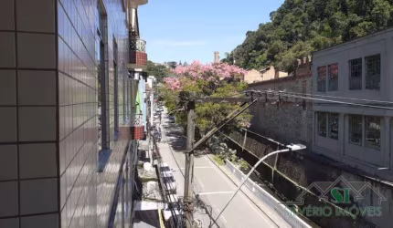 Apartamento- Petrópolis, Centro