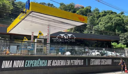Loja- Petrópolis, Carangola