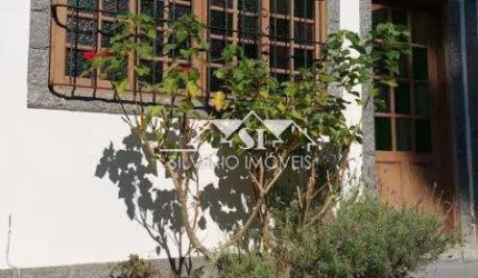 Apartamento- Petrópolis, Castelânea