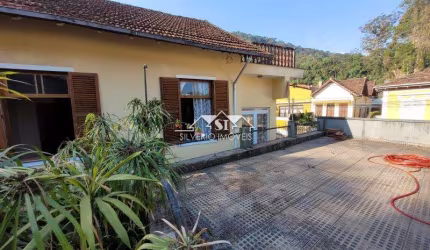 Casa- Petrópolis, Centro