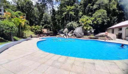Apartamento- Petrópolis, Samambaia