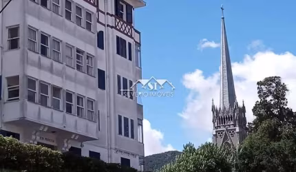 Apartamento- Petrópolis, Centro