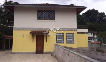 Casa- Petrópolis, Centro