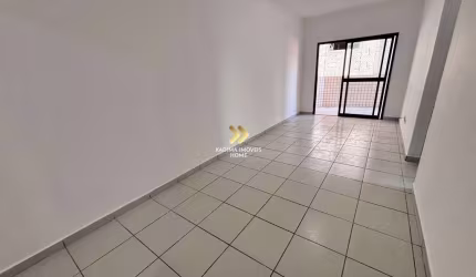 Apartamento de 02 Quartos com Sacada