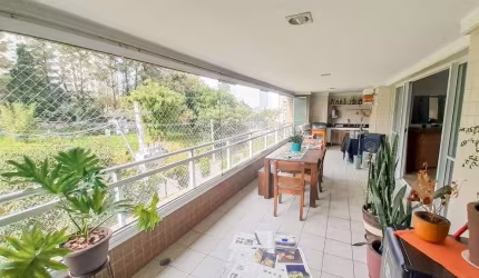 Apartamento à venda no Vila Ema com 182m²