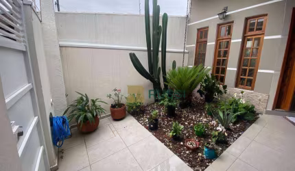 Casa com 3 dormitórios à venda, 96 m² por R$ 600.000,00 - Villa Branca - Jacareí/SP