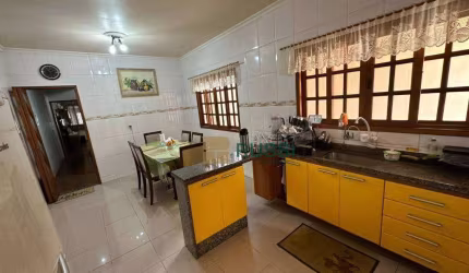 Sobrado com 3 dormitórios à venda, 132 m² por R$ 800.000,00 - Loteamento Residencial Vista Linda - São José dos Campos/SP