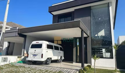 Sobrado no Condominio Altos da Serra com 260m²