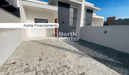 Casa Geminada á venda com Suíte e Quintal, N° 2 Bairro Costeira, Balneário Barra do Sul, SC
