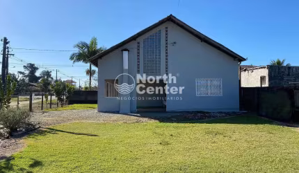 Casa de Esquina em Alvenaria com Terreno Amplo á venda, Bairro Salinas, Balneário Barra do Sul, SC