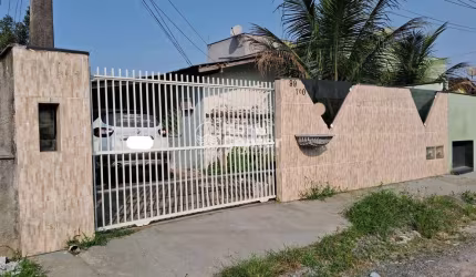 2 Casas à venda, sendo no mesmo terreno / Paranaguamirim /Joinville / SC.