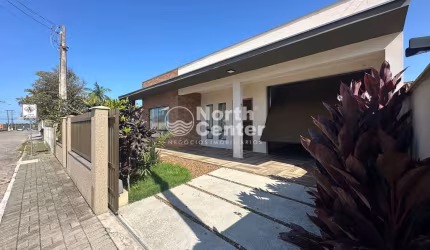 Casa padrão à Venda próximo a lagoa, Costeira, Balneário Barra do Sul, SC