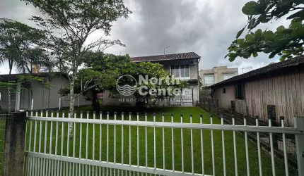 Sobrado Próximo à Lagoa à venda, Bairro Maria Pinheiros, Balneário Barra do Sul, SC