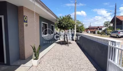 Casa com Laje em Ótima Localização à venda, Bairro Centro, Balneário Barra do Sul, SC