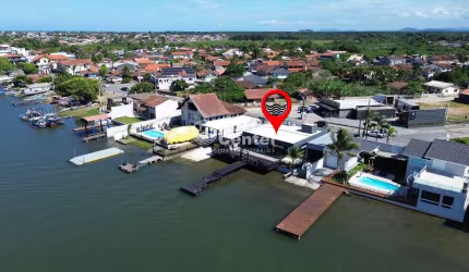 Casa à Venda com Acesso Privativo à Lagoa, Bairro Costeira, Balneário Barra do Sul, SC