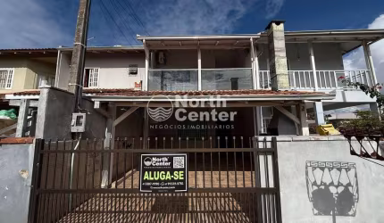 Sobrado geminado disponível para locação próximo ao mar, Bairro Salinas, Balneário Barra do Sul, SC