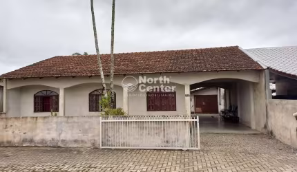 Casa à venda  80 metros da praia, Salinas, Balneário Barra do Sul, SC