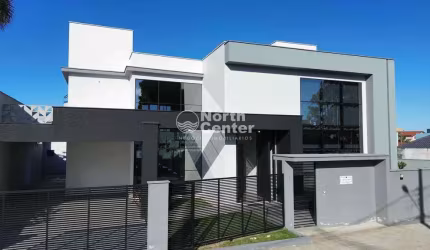 Sobrado alto padrão para sua família, com piscina e próximo ao mar, à Venda, Ubatuba , São Francisc