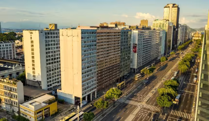 Apartamento de 2 Quartos no Centro