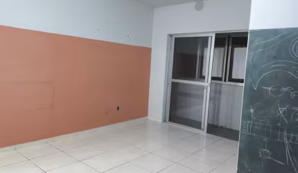 Apartamento à Venda no Balneário do Estreito – Localização Privilegiada!