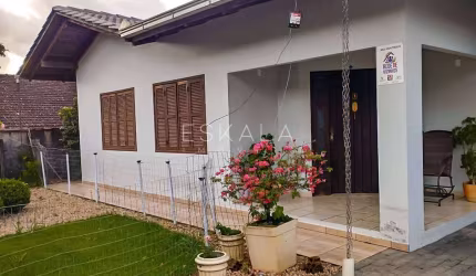 Casa Com 01 Suíte + 02 Quartos + 03 Vagas de Garagem, Barra do Rio Cerro, Jaragua do Sul
