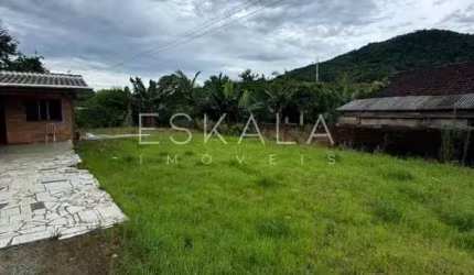 Terreno com 578m², localizado no bairro Schroeder 1 em Schroeder