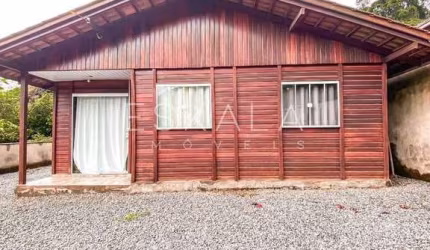 Casa Residencial com 03 Dormitórios + 03 Vagas de Garagem, Beira Rio, Guaramirim