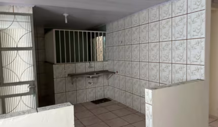 ALUGO CASA SUPERIO COM 3 QUARTOS