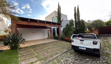 ALUGO CASA EM CONDOMINIO FECHADO