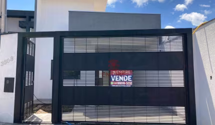 CASA COM 03 QUARTOS A VENDA EM MARINGÁ