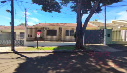 Residência à venda localizada no Jardim Tupinambá, Maringá.
