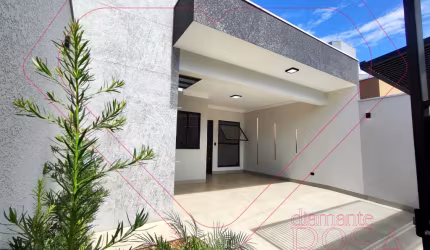 Residência localizada no Jardim Paris III, Maringá (Casa A e B disponível).