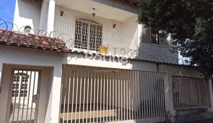 Casa para alugar, 4 quartos, Umuarama - Uberlândia/MG - Rotina Imobiliária