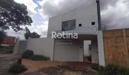 Prédio Inteiro para alugar, Presidente Roosevelt - Uberlândia/MG - Rotina Imobiliária